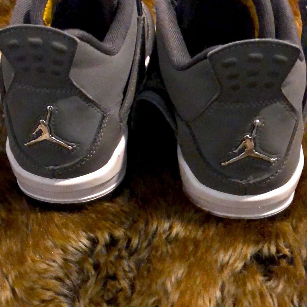 Gray Jordan’s excellent condition